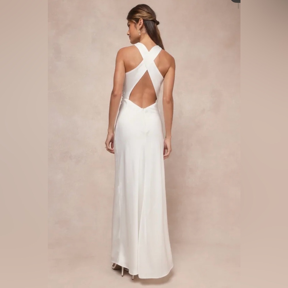 Elegant White Satin Sleeveless Gown